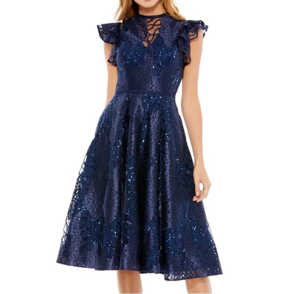 MAC DUGGAL FLUTTER SLEEVE SEQUIN APPLIQUE COCKTAIL DRESS